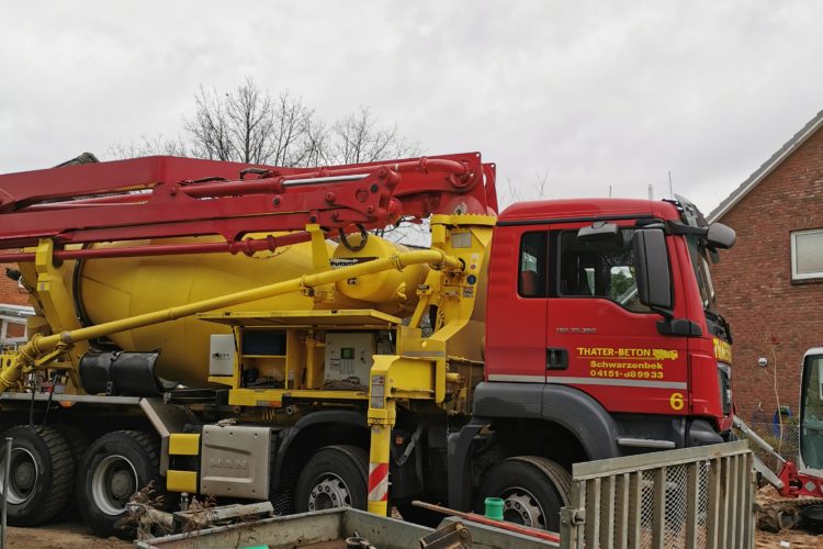Fahrmischer-Betonpumpe